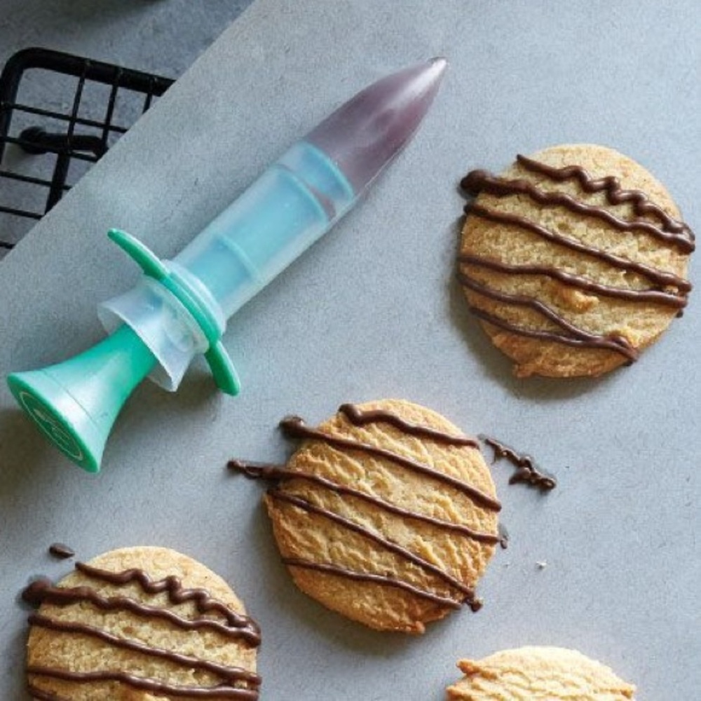 NEW - Pampered Chef Chocolate Drizzler #1458 Dessert Decorating Tool